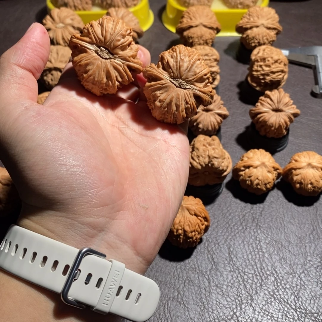 把件文玩核桃44全品球白