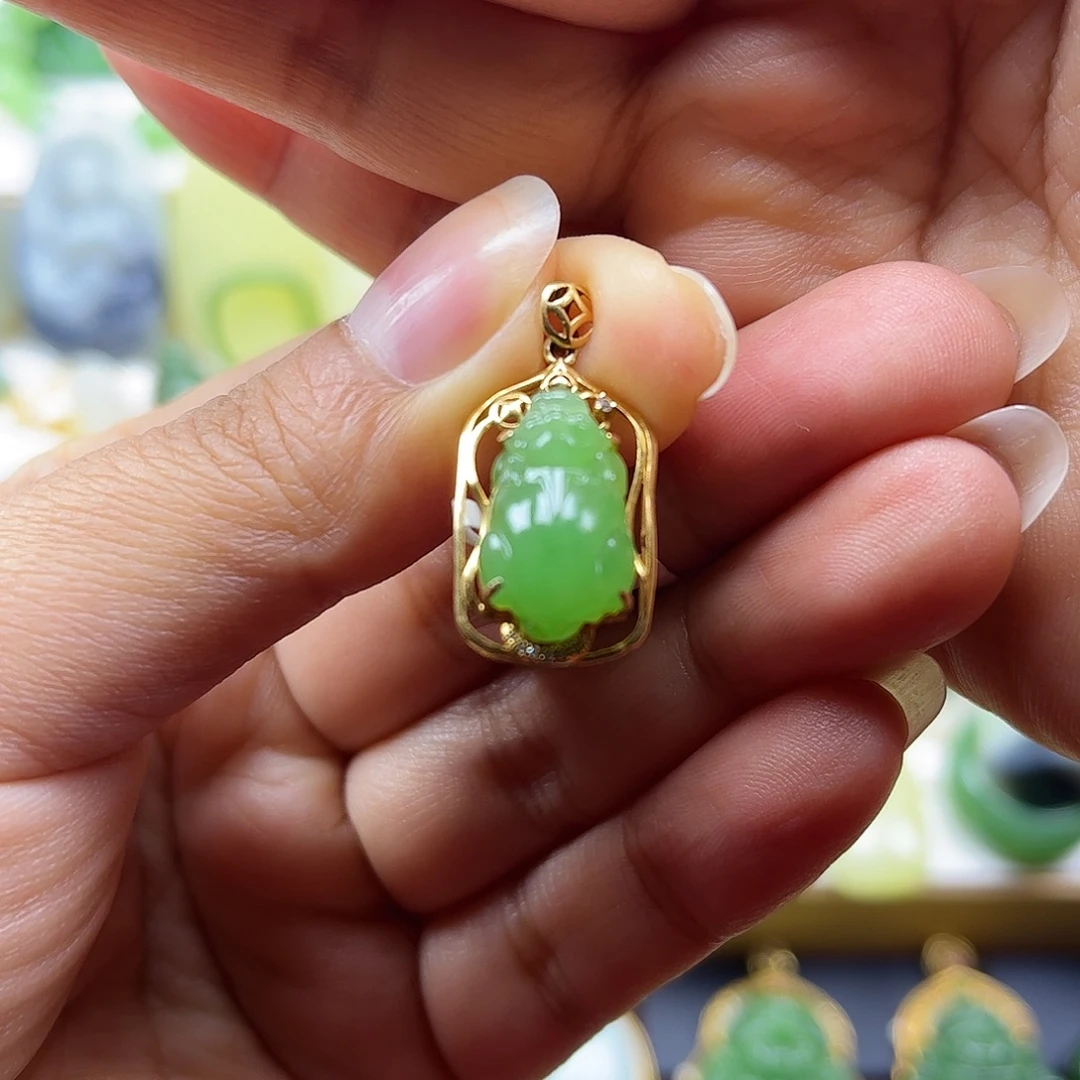 和田玉18K金镶嵌颈饰