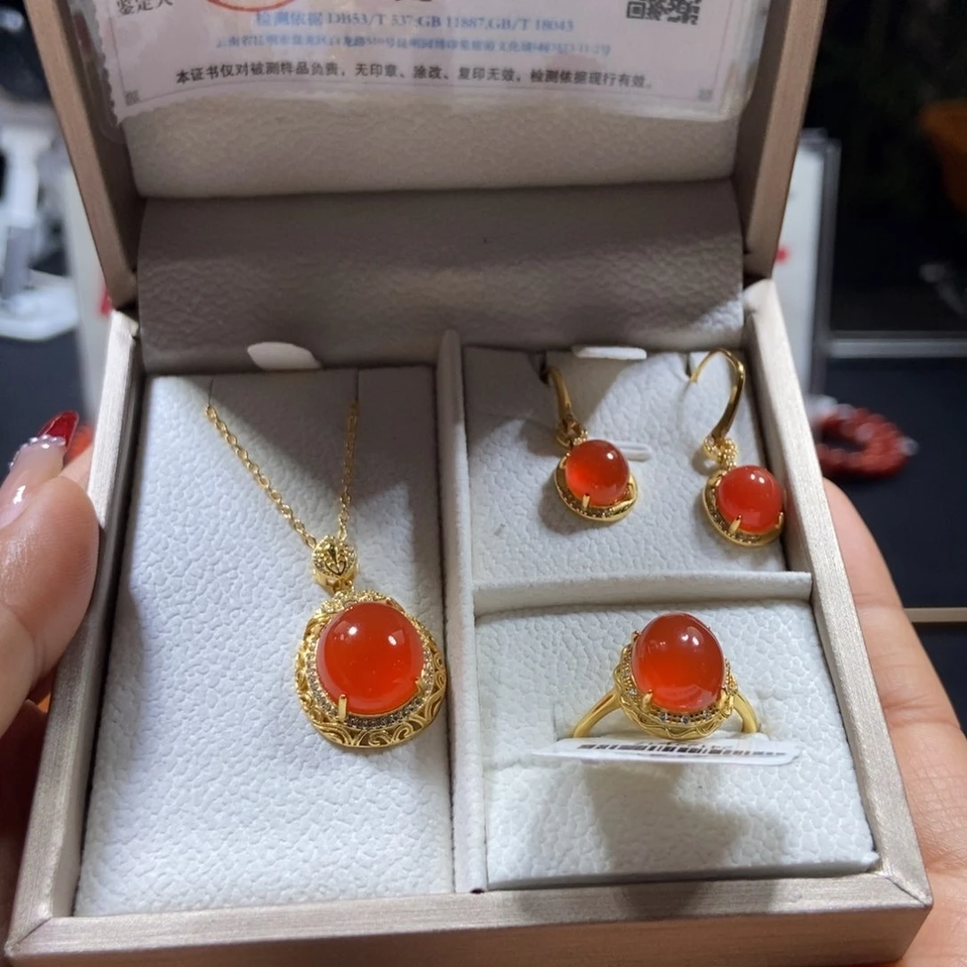 南红玛瑙冰红三件套银S925镶嵌
