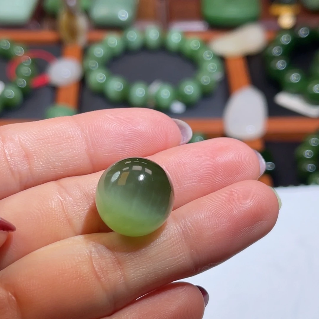 和田玉（碧玉）未镶嵌颈饰审*