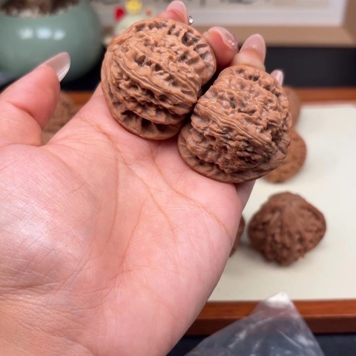 把件文玩核桃全品三角白狮子43