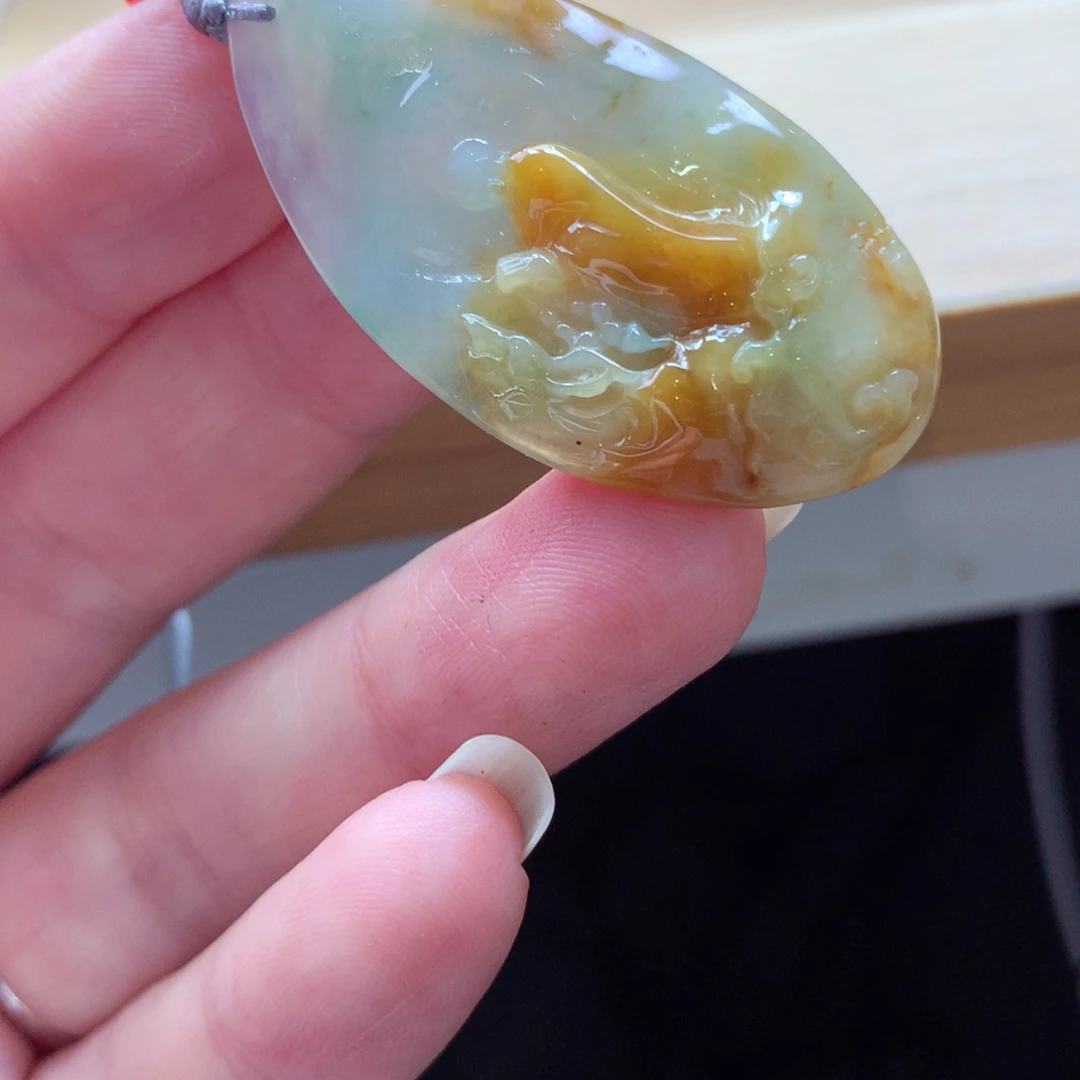 翡翠颈饰未镶嵌吊坠