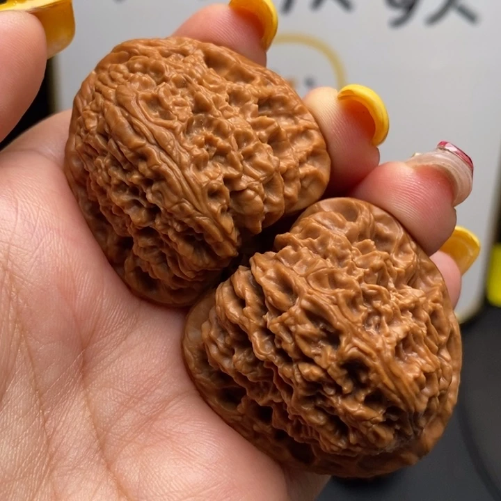文玩核桃把件南疆石