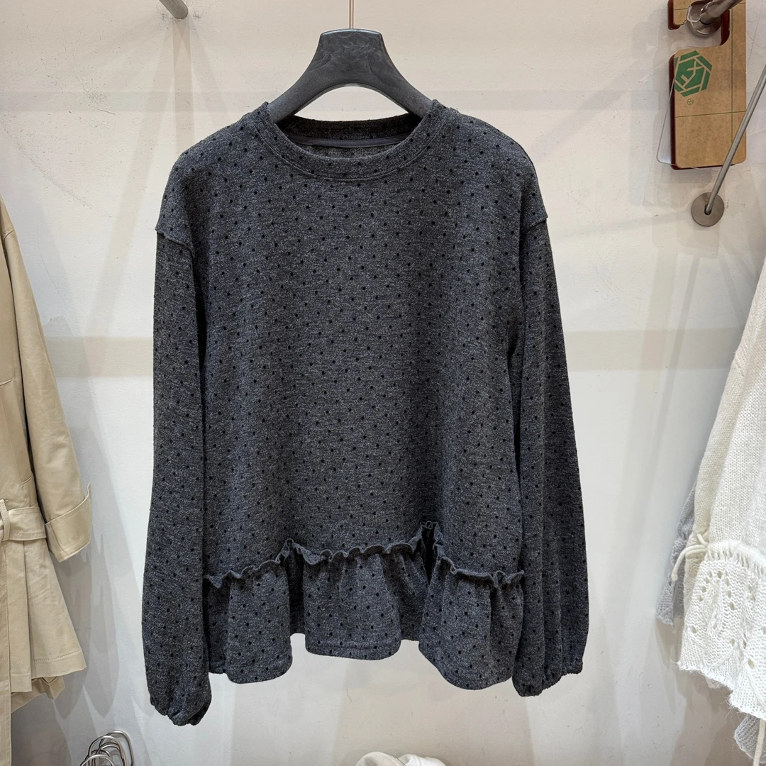 韩系深灰色圆点荷叶边圆领T恤衫女秋季新款温柔长袖打底上衣