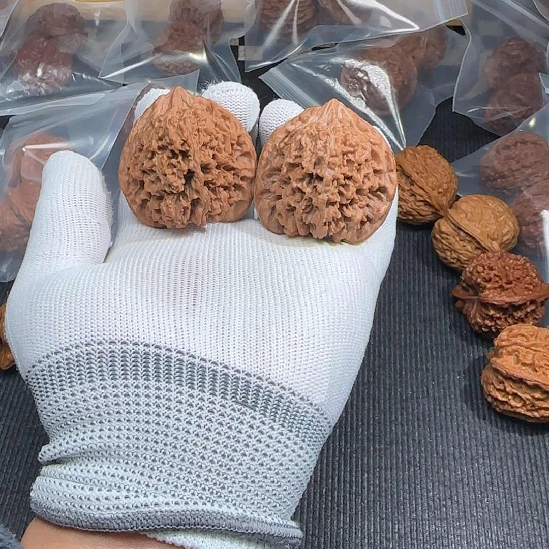 【闪购商品】文玩核桃把件小*满天星