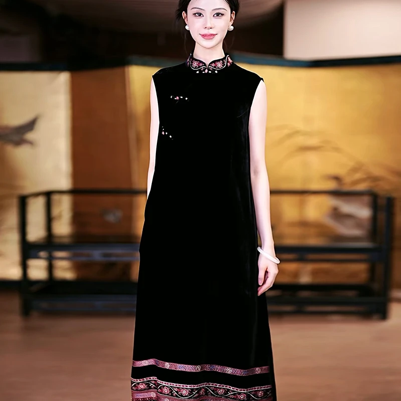 复古日记“落花”真丝丝绒手工刺绣花瓣领斜襟盘扣背心裙25GL706