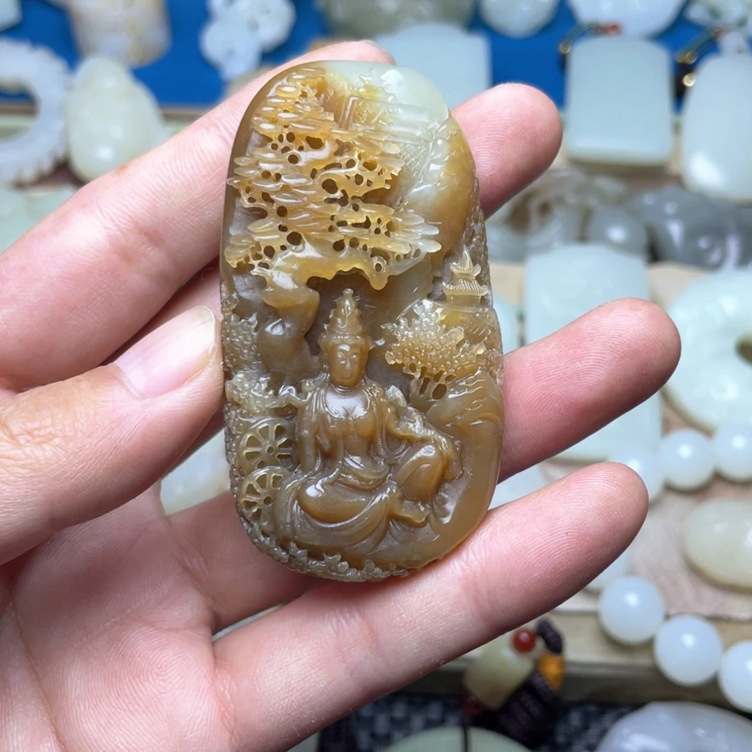 颈饰未镶嵌和田玉（糖玉）