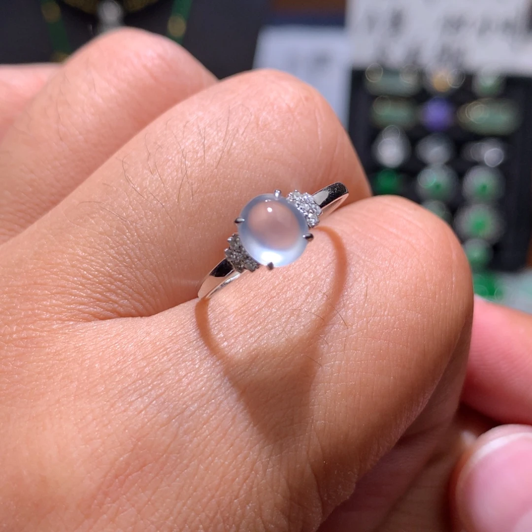 翡翠18K金镶嵌戒指