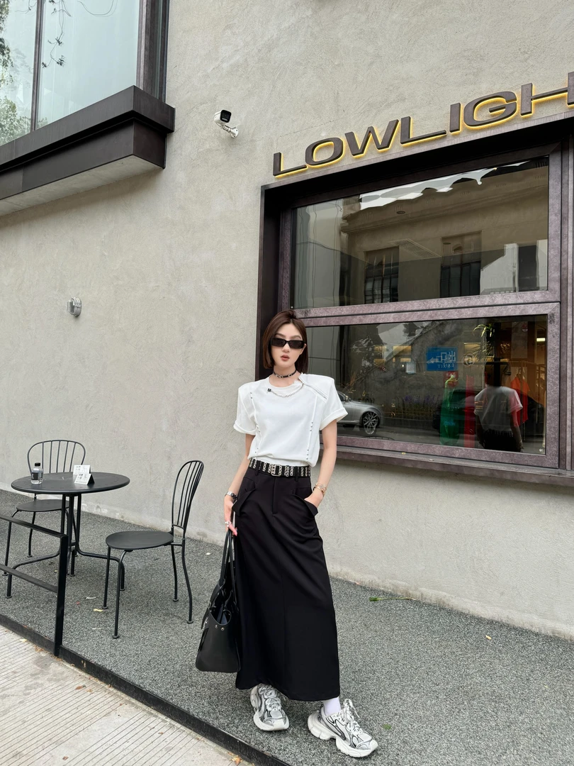 邓蕾婷【酷飒风】夏季新款重工拉链钉珠链条设计感时尚短袖T恤