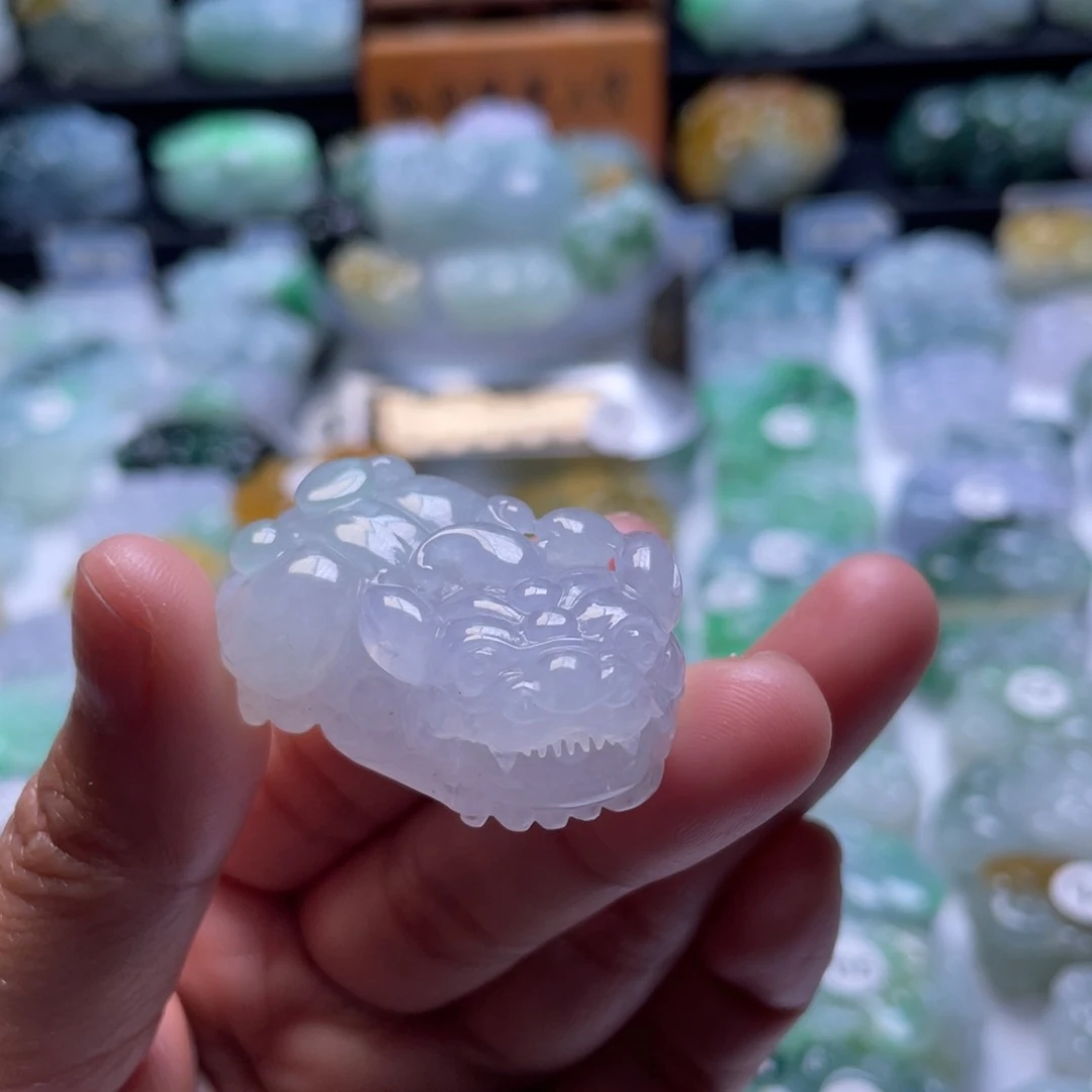 翡翠颈饰未镶嵌貔貅