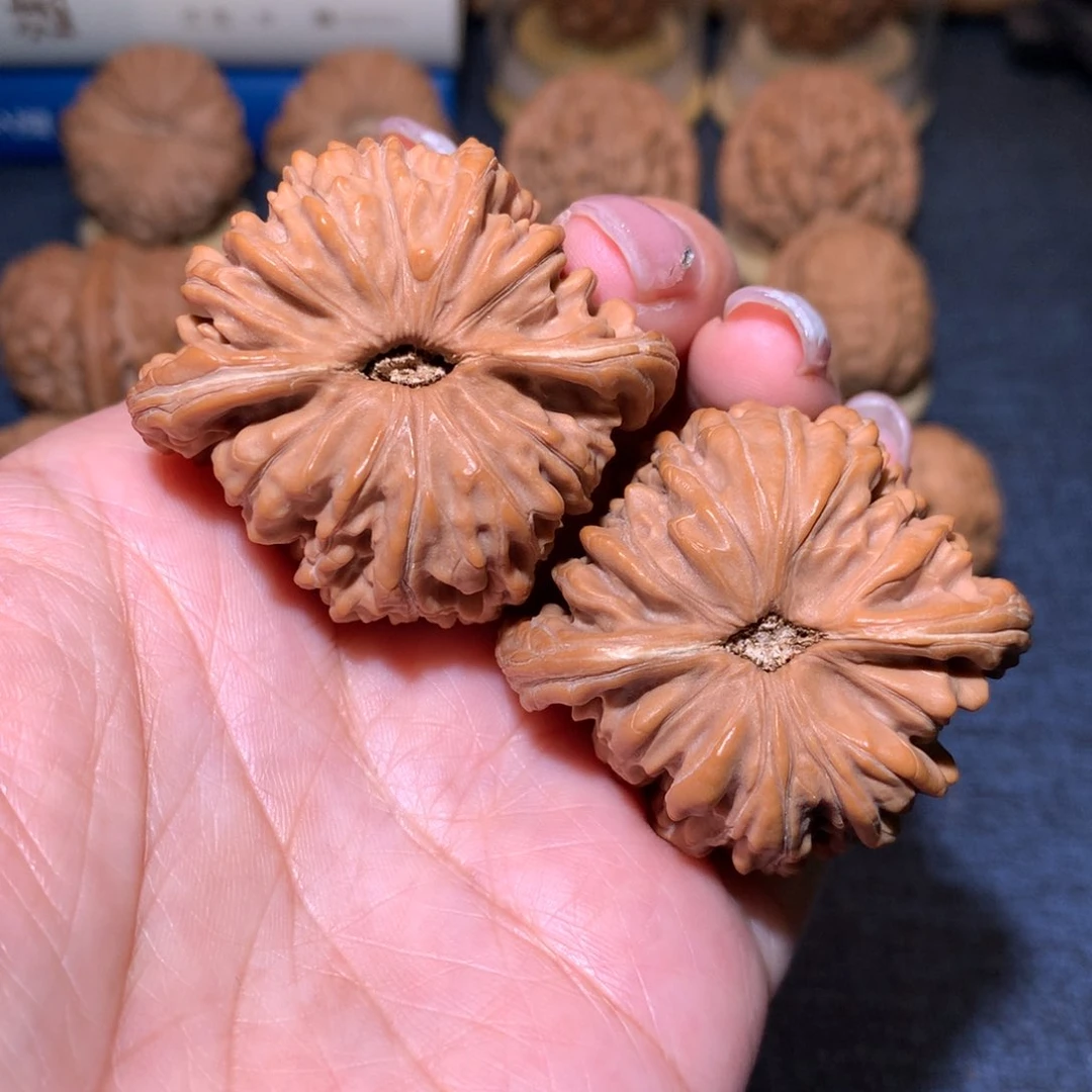 文玩核桃把件了**事平谷楼