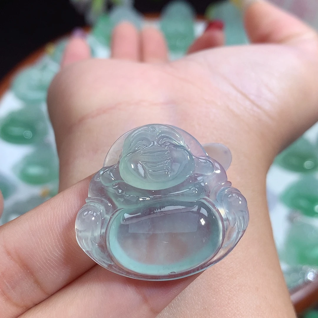 翡翠未镶嵌颈饰佛公