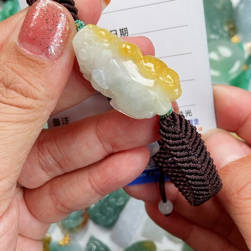 【闪购商品】翡翠颈饰未镶嵌貔貅