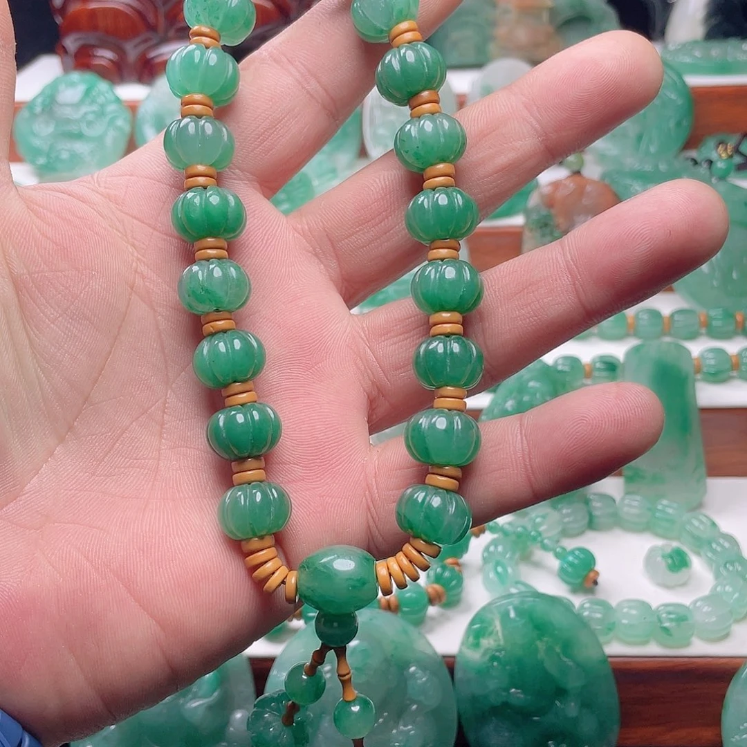 颈饰未镶嵌石英质玉用****立