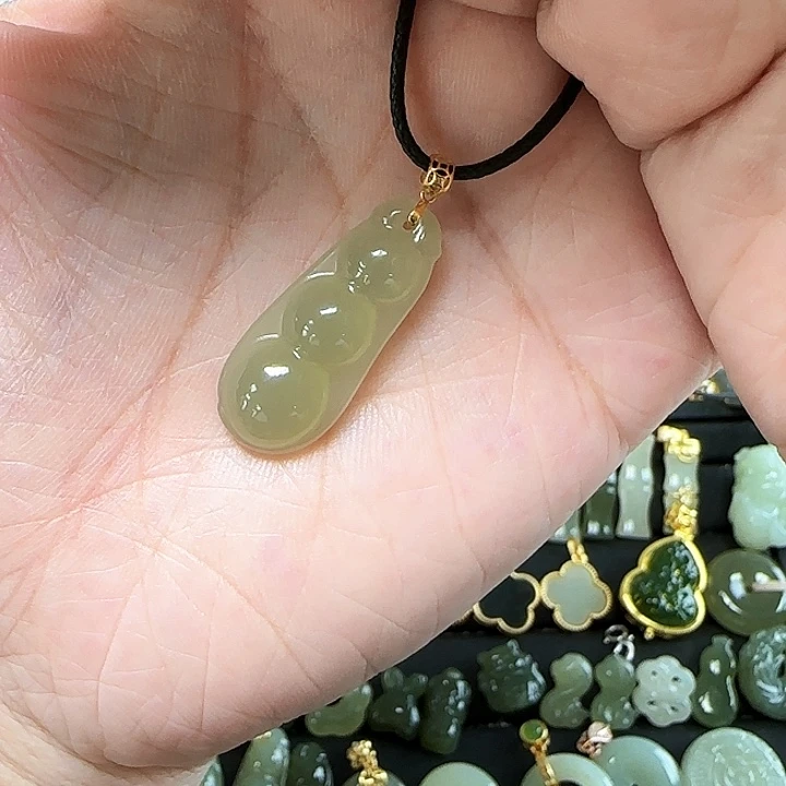 和田玉18K金镶嵌吊坠(不含链)