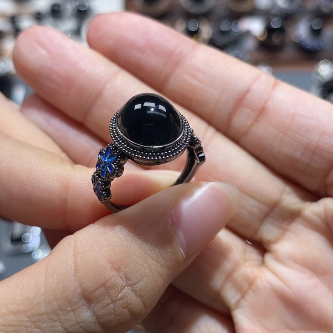 翡翠18K金镶嵌戒指