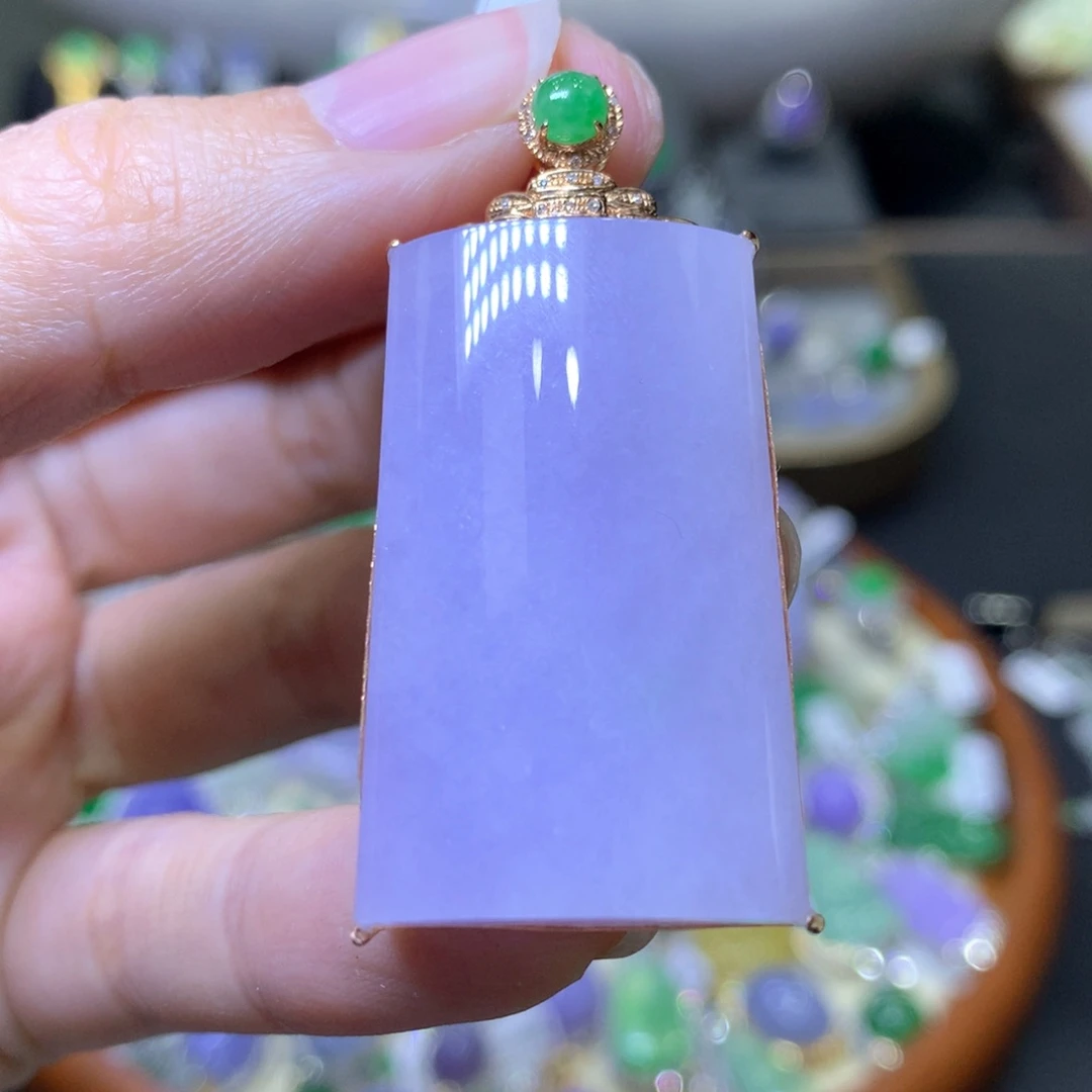 【闪购商品】翡翠颈饰18K金镶嵌翡翠吊坠项链