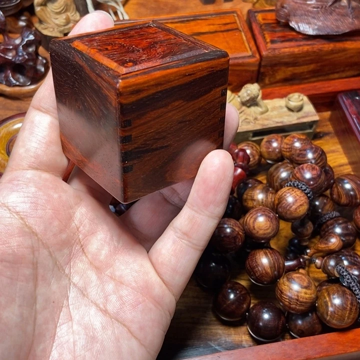 檀香紫檀（小叶紫檀）方盒