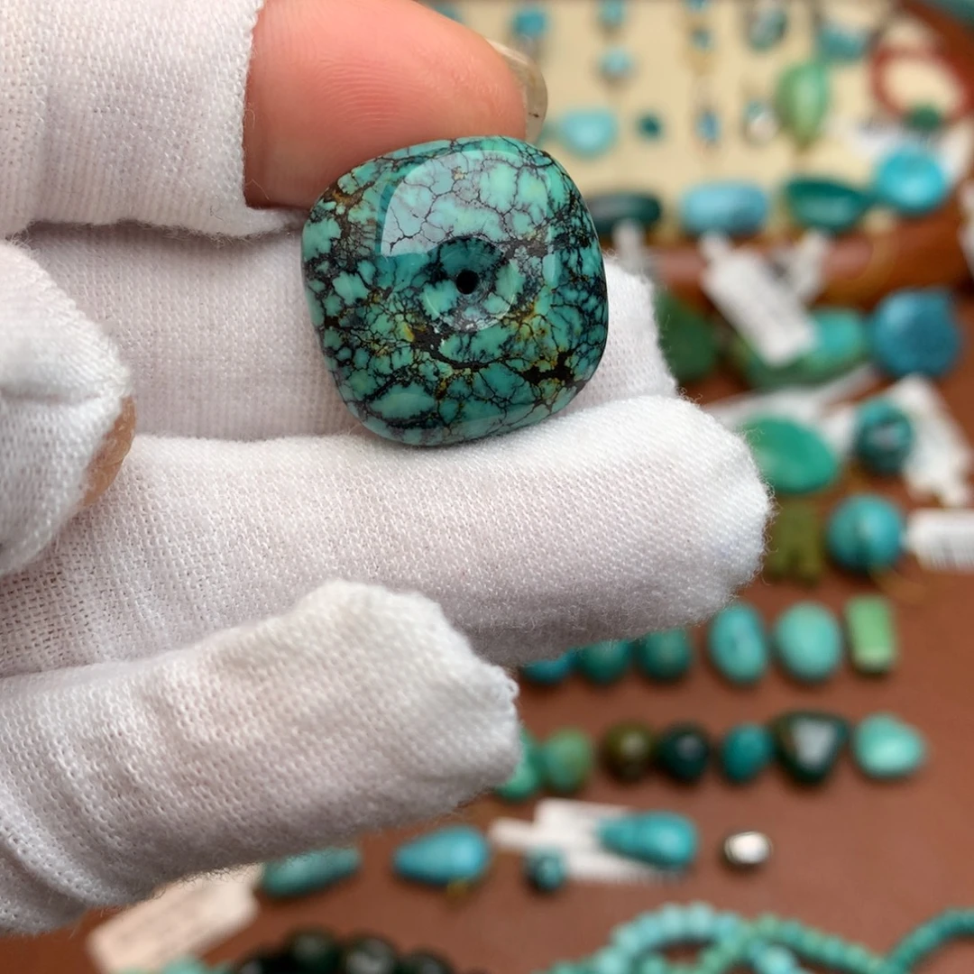 绿松石未镶嵌珠宝奇石