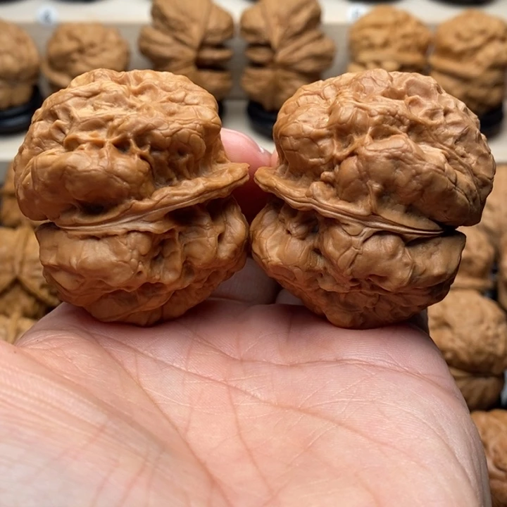 小***物文玩核桃把件…………………………