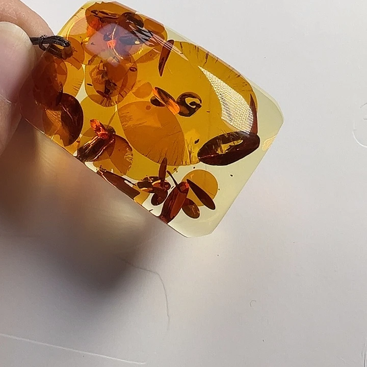 独***人琥珀（花珀）未镶嵌颈饰