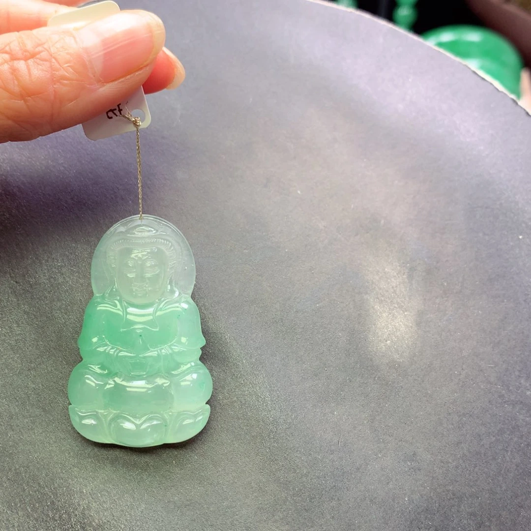 石英质玉未镶嵌颈饰