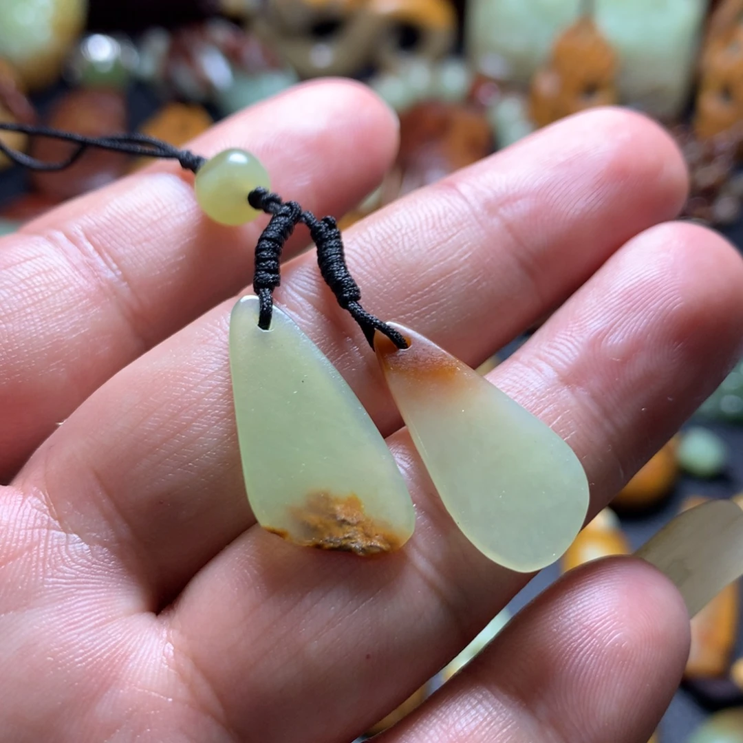岫岩河磨玉（透闪石质玉）未镶嵌颈饰