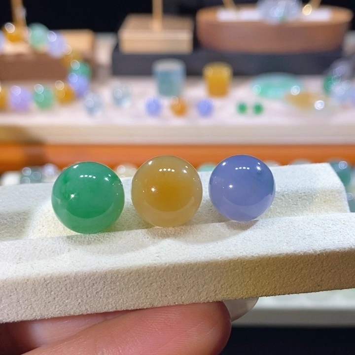 翡翠未镶嵌吊坠(不含链)翡翠三彩色珠