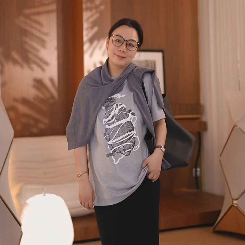 Ms.Qnn“珍珠猫咪”圆领纯棉发泡印花卫衣显瘦T恤 39T207 Q姐