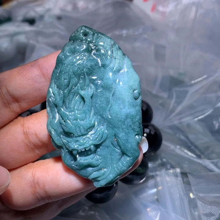 翡翠未镶嵌颈饰保真天然A货翡翠