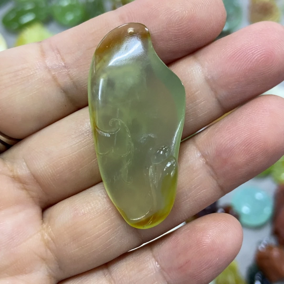 蛇纹石玉未镶嵌挂件