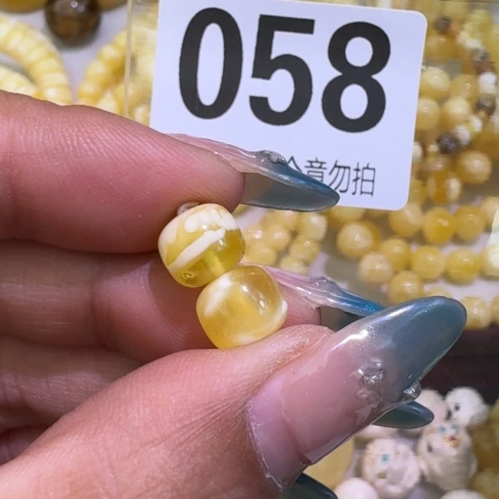 裸石琥珀未镶嵌8.6mm
