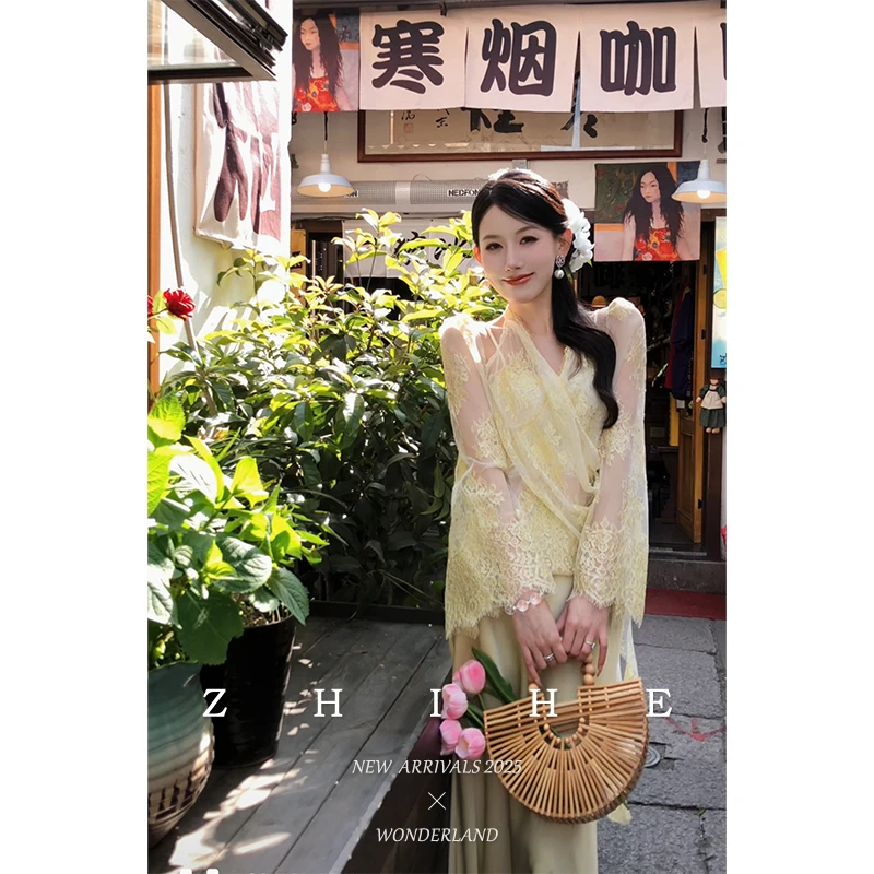 无艳一禾【提香花镜】静奢优雅金线蕾丝上衣+花边吊带+缎面半裙