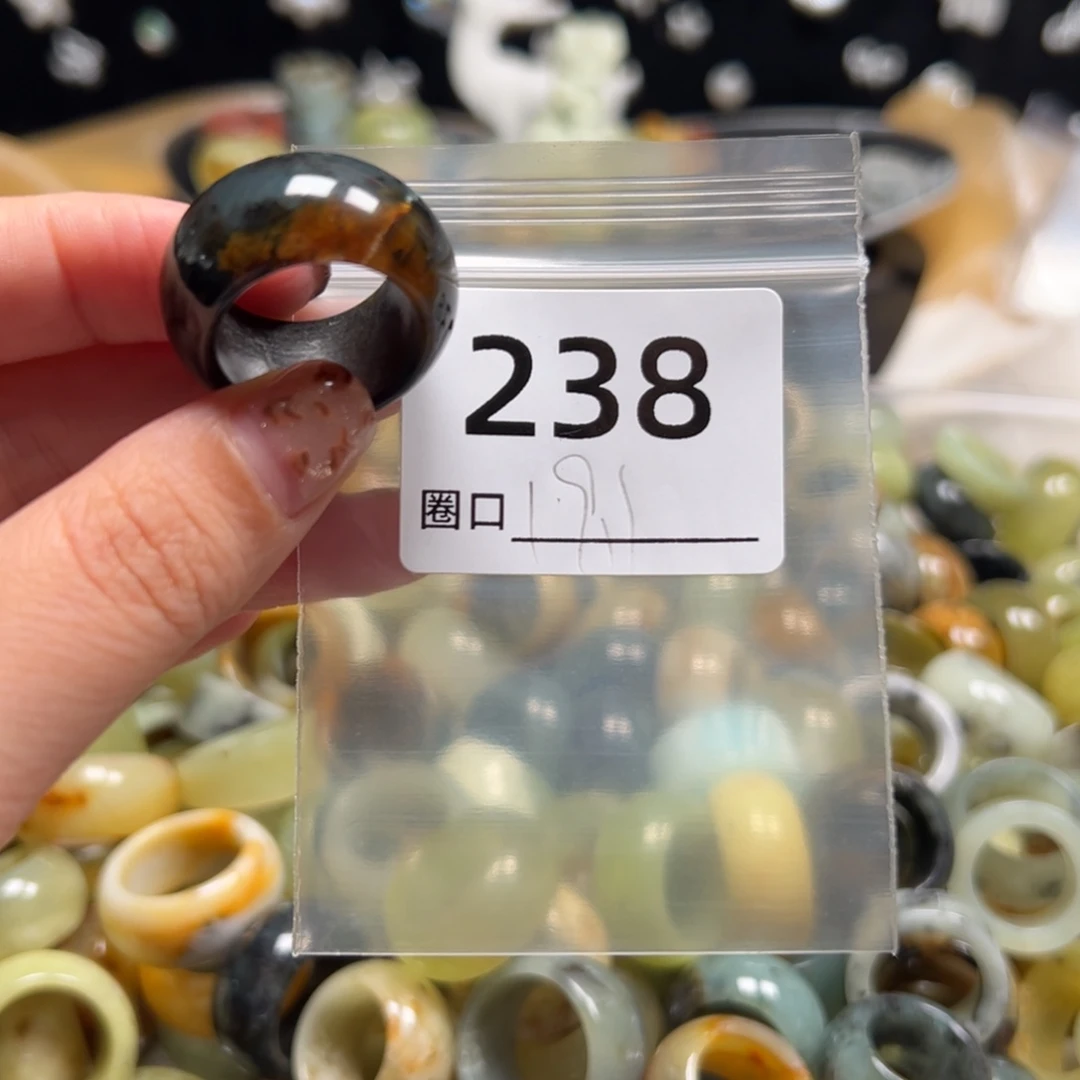 黄****蛇纹石玉未镶嵌戒指