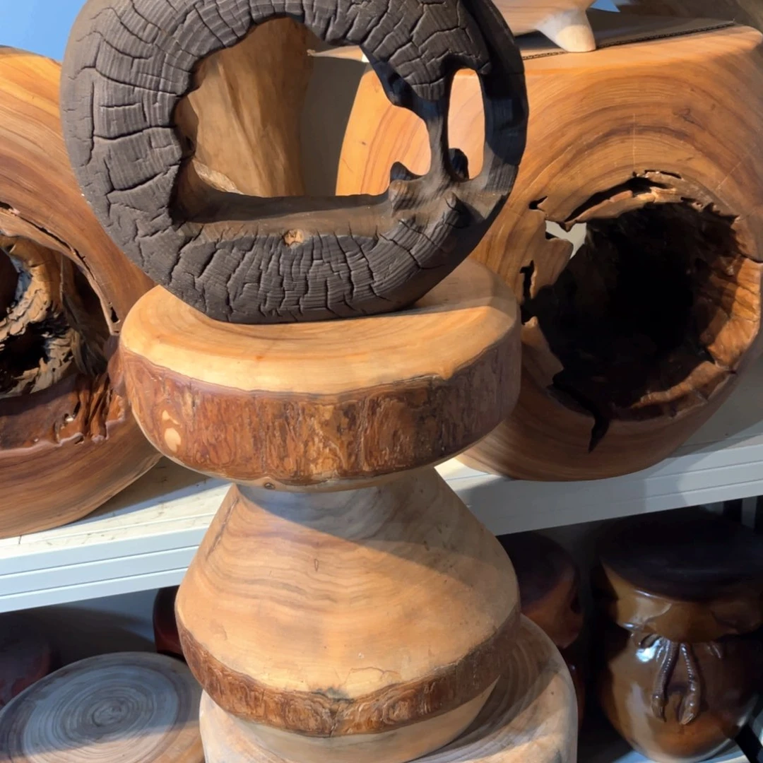 石膏制品香樟木手工镂空花瓶