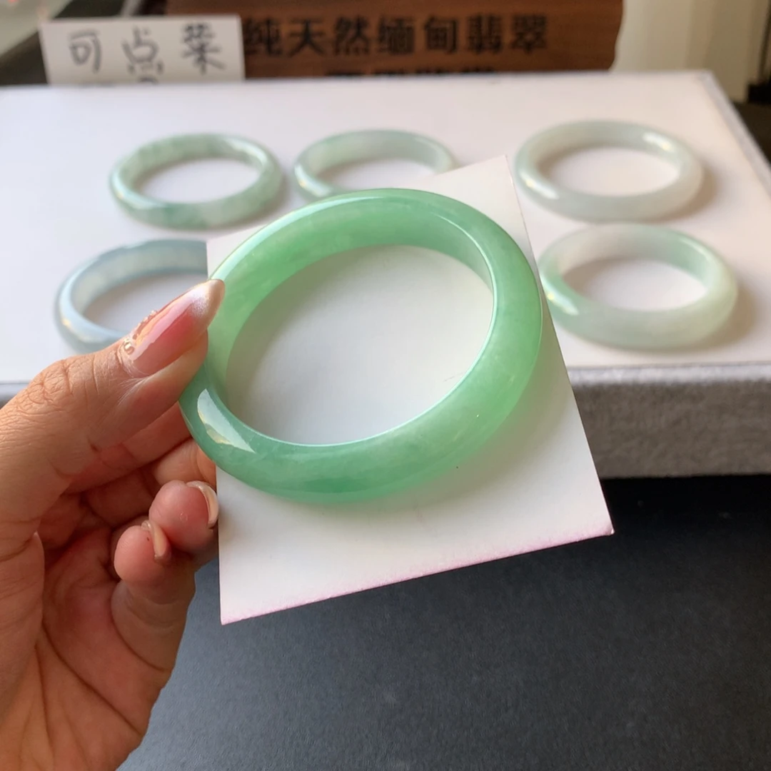 翡翠未镶嵌手镯56.9正