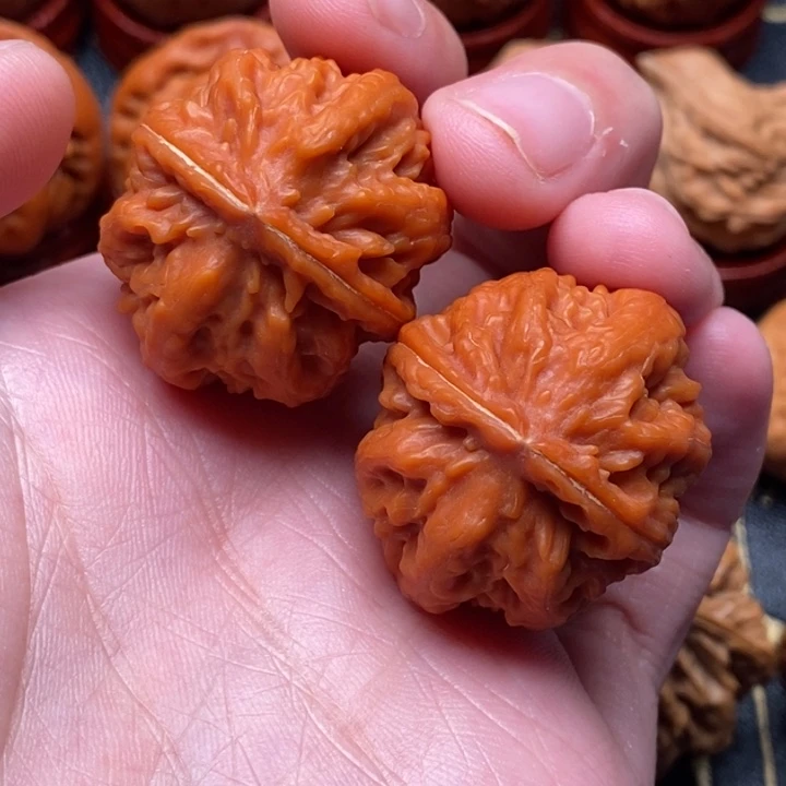 阿***胡吊坠文玩核桃京八棱