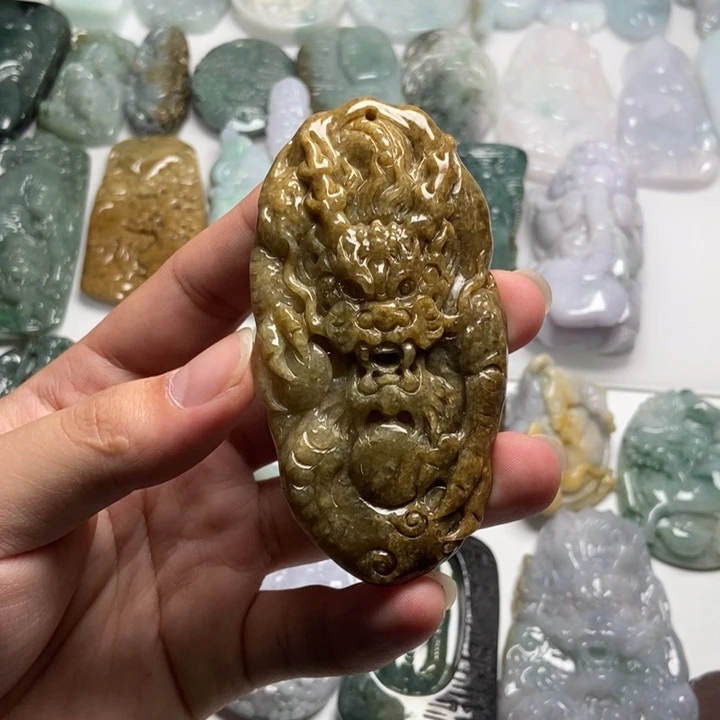 翡翠未镶嵌颈饰龙牌53