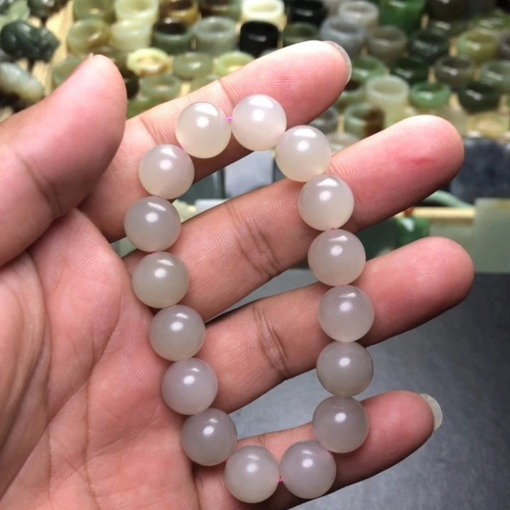 ****～和田玉未镶嵌颈饰