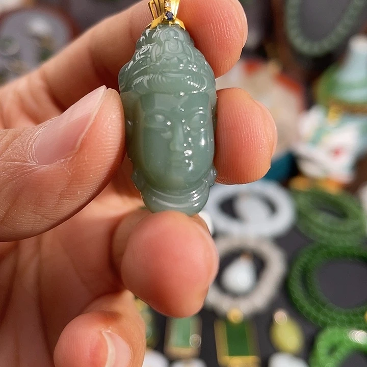 和田玉18K金镶嵌颈饰