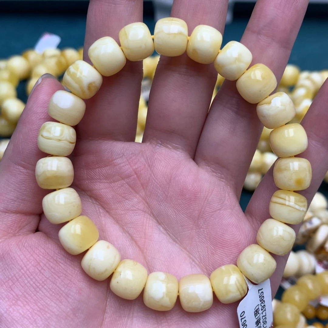 未镶嵌琥珀珠宝奇石