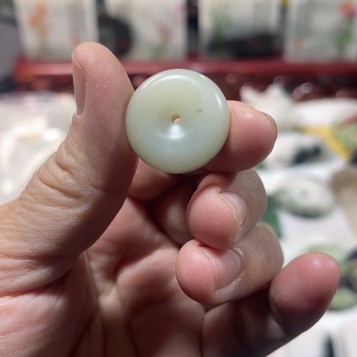 独山玉未镶嵌颈饰