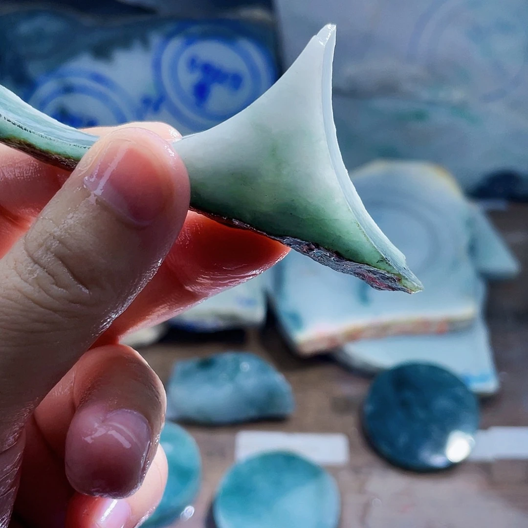 翡翠未镶嵌颈饰毛料63