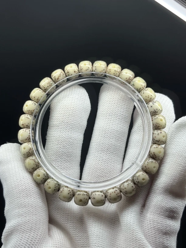 石玉冰糖骨瓷大眼睛留白8x7桶珠，原生态星月菩提，一物一图
