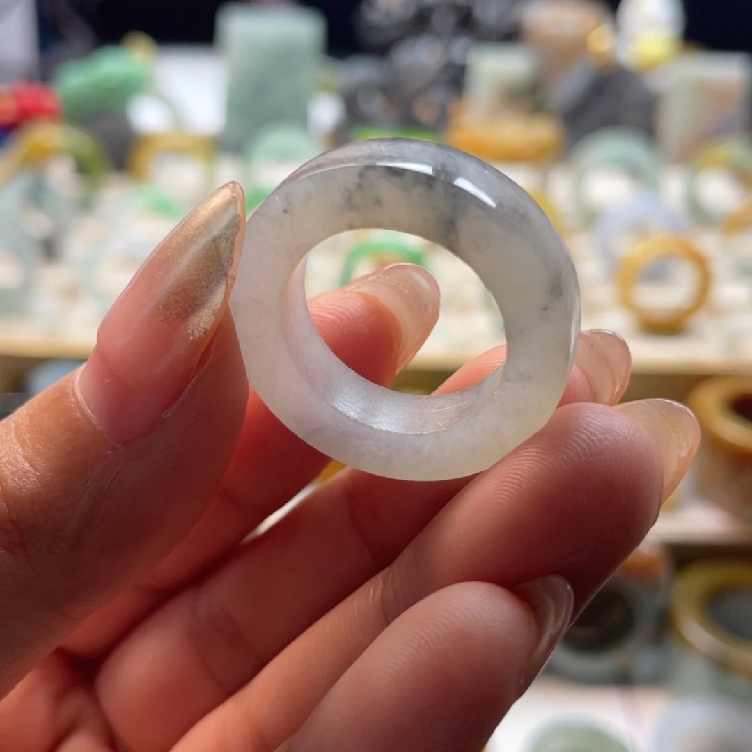 定制翡翠未镶嵌戒指
