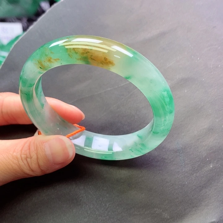 未镶嵌手镯石英质玉