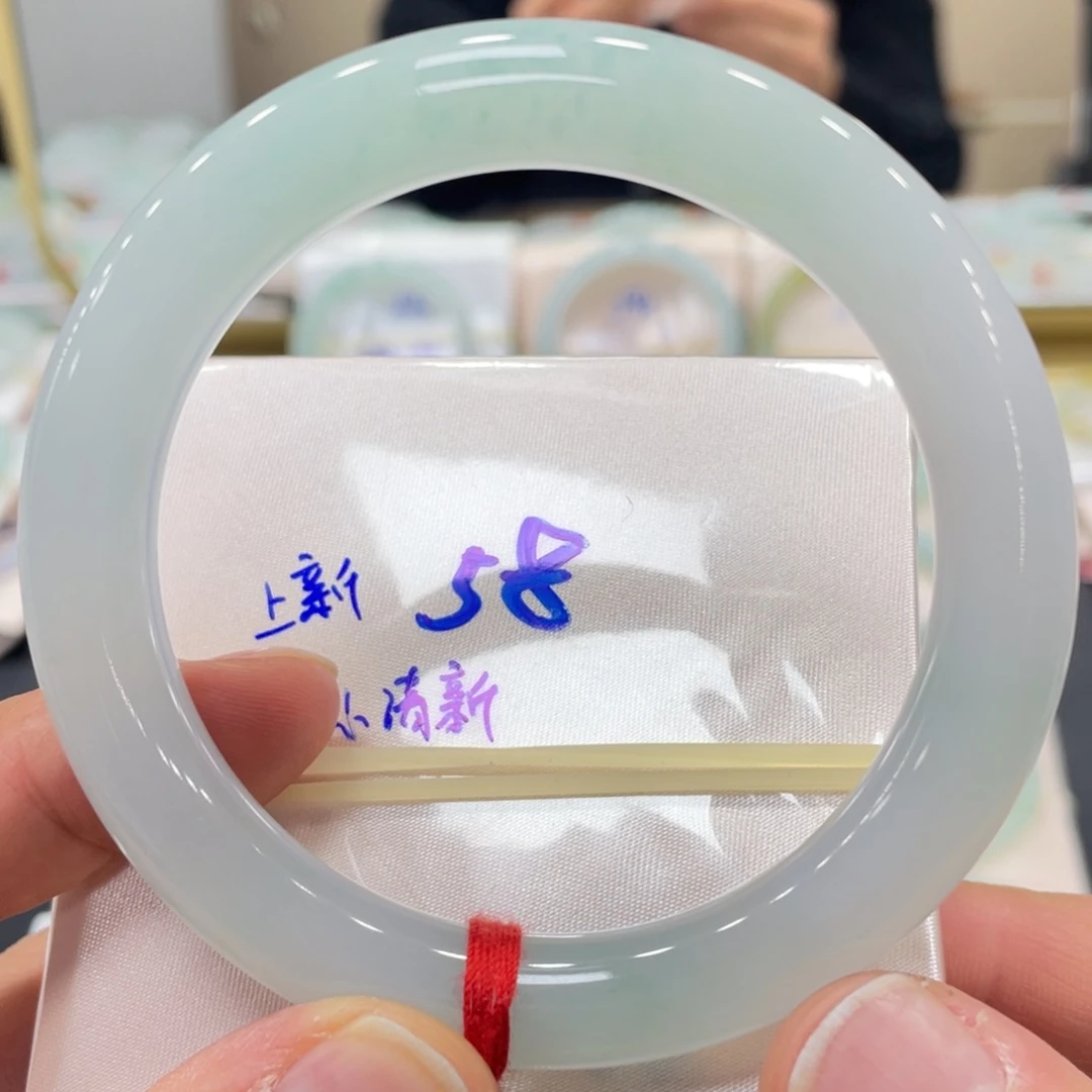 未镶嵌手镯翡翠翡翠