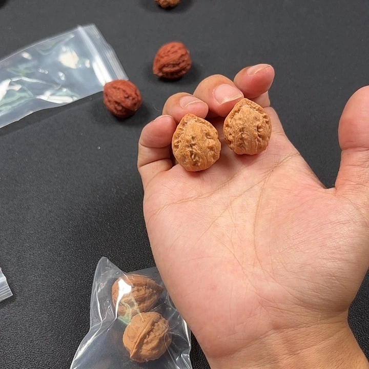 文玩核桃吊坠小八棱