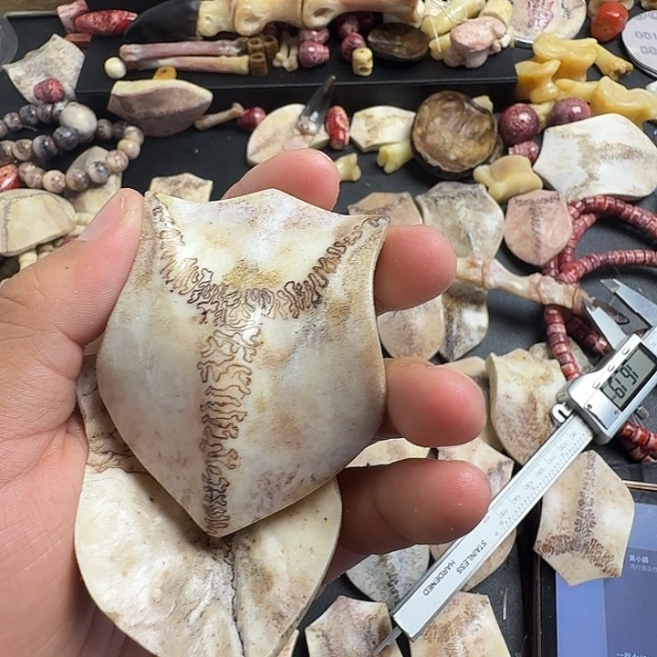 墨***痕花岗石铁合金养殖鹿头骨制作