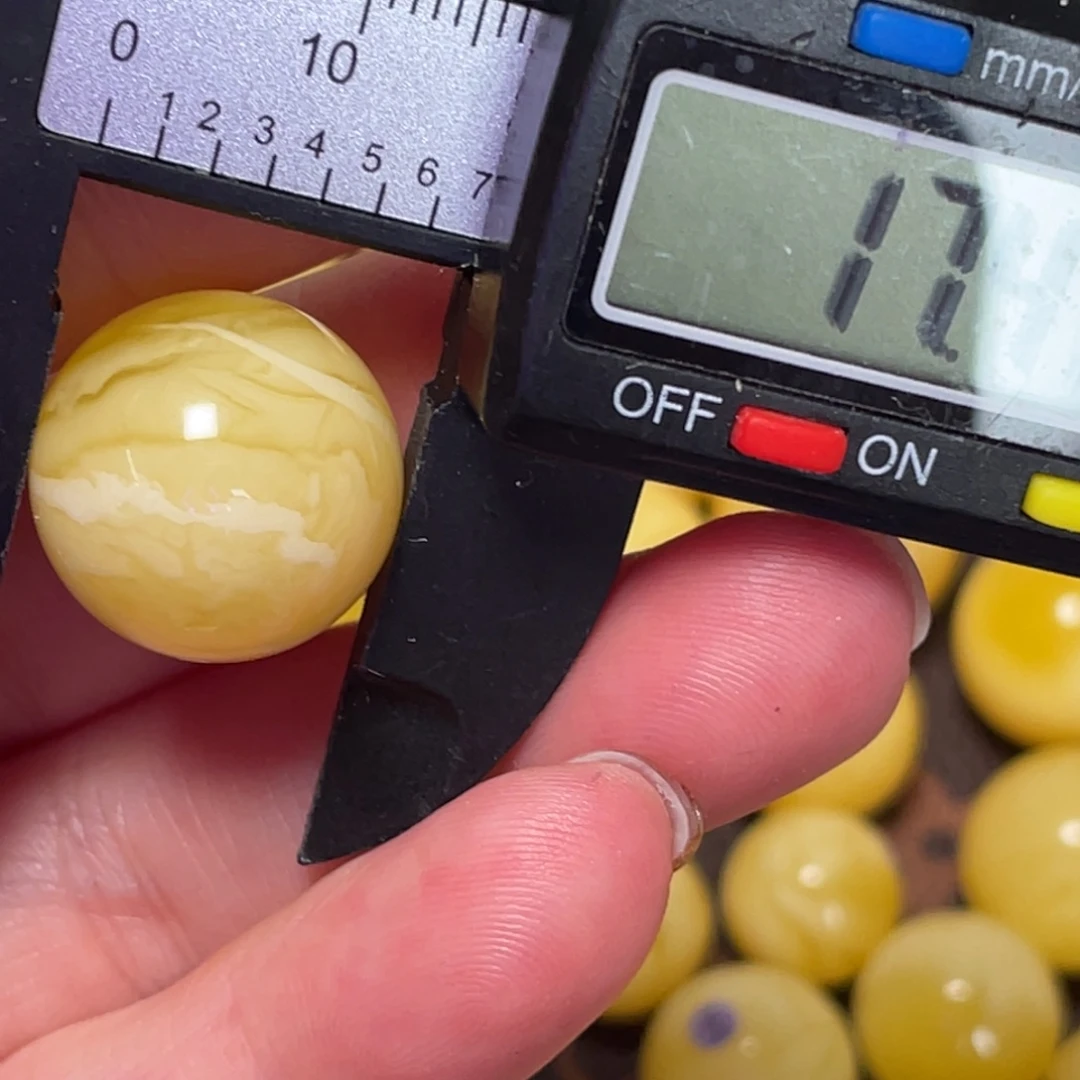 未镶嵌蜜蜡裸石315